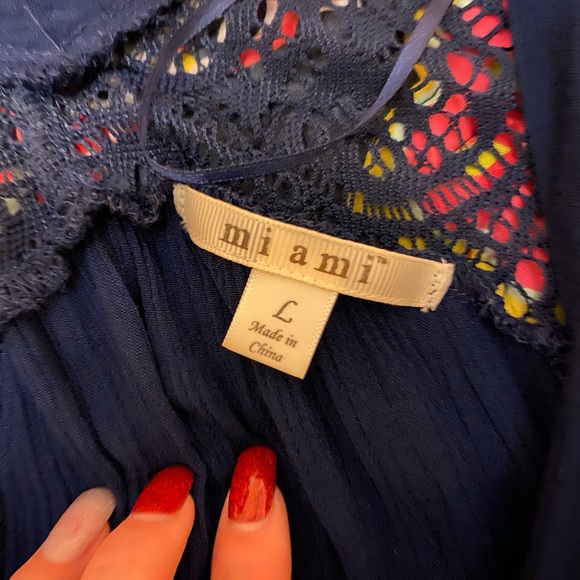 Navy long sleeve top w/lace & white embroidery - Picture 3 of 4